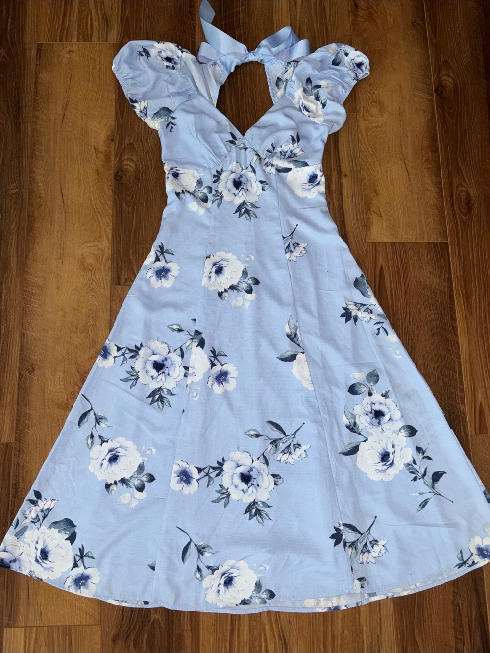 Francesca’s Cathryn Floral Tie Back MIDI Dress